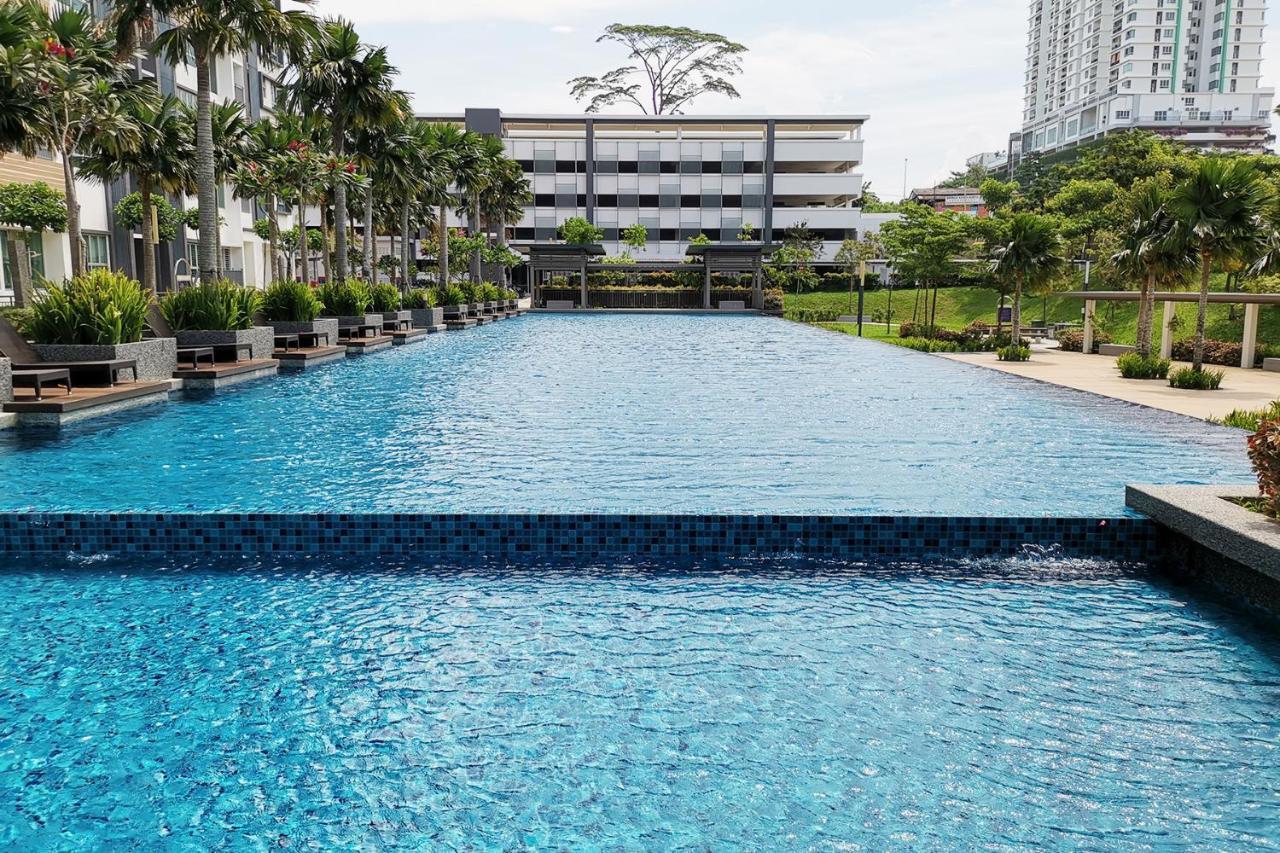 Homerent @ Roofterrace Epic * Johor Bahru